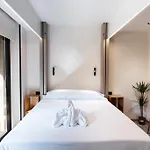 Motus Disruptive Apartahotel